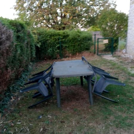 Apartament 895 Alexis Jaubert Saint-Pantaléon-de-Larche Zewnętrze zdjęcie